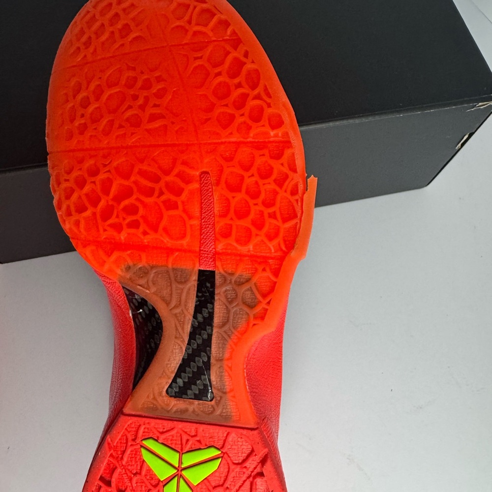 Nike Kobe 6 Protro Reverse Grinch 9m - image 6